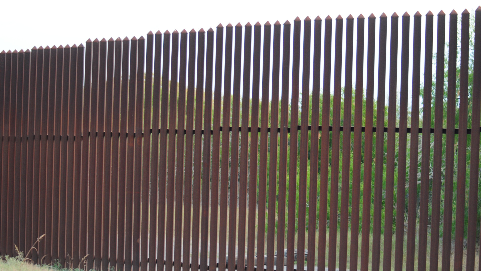 Border barrier