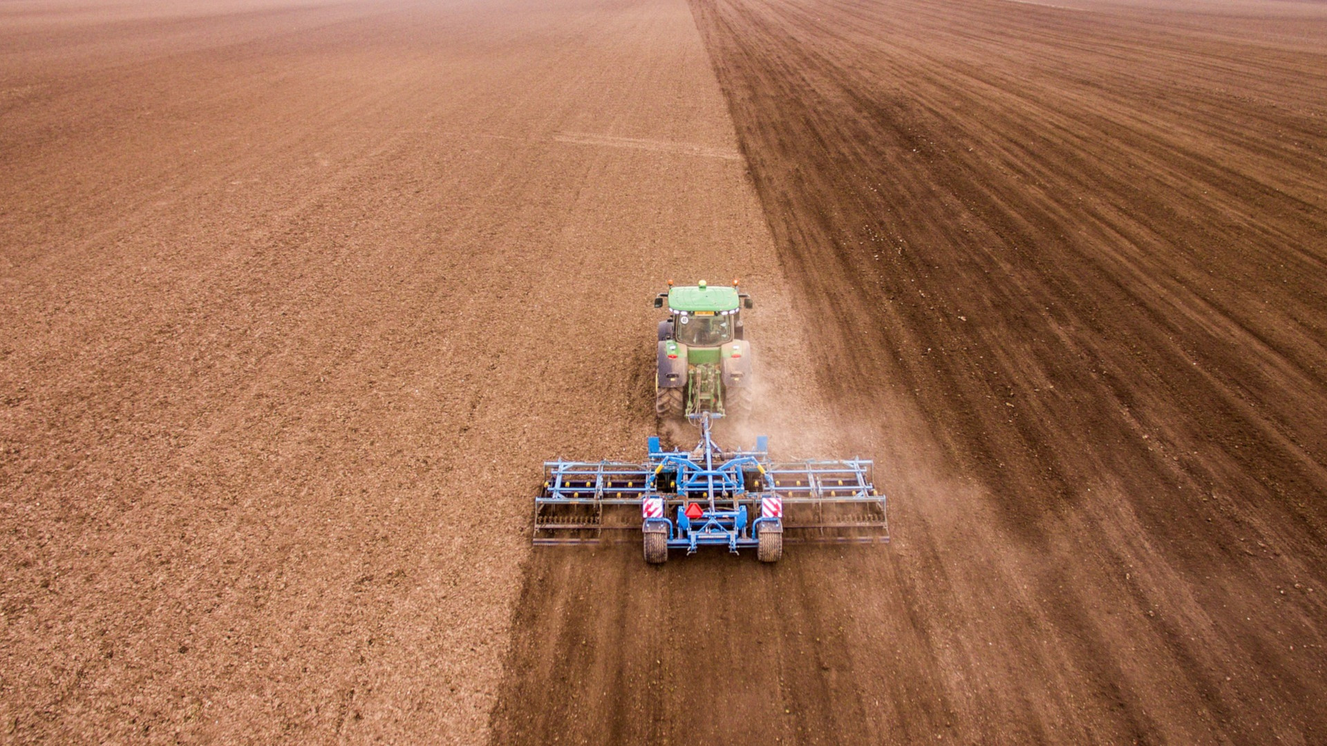 Farm tractor