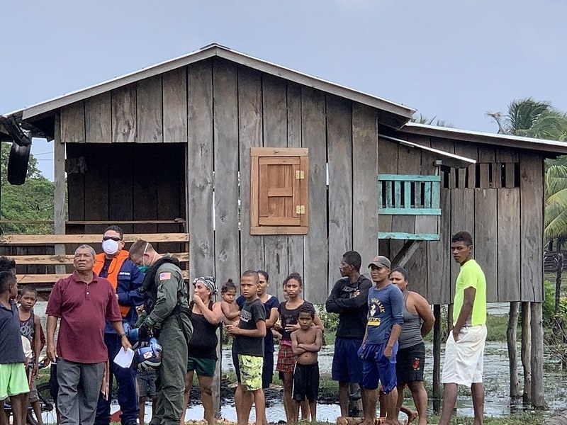 residents lined up for aid